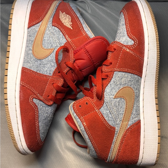 Nike Air Jordan 1 Mid SE sneakers - Denim Red Colorway - Size 6.5Y